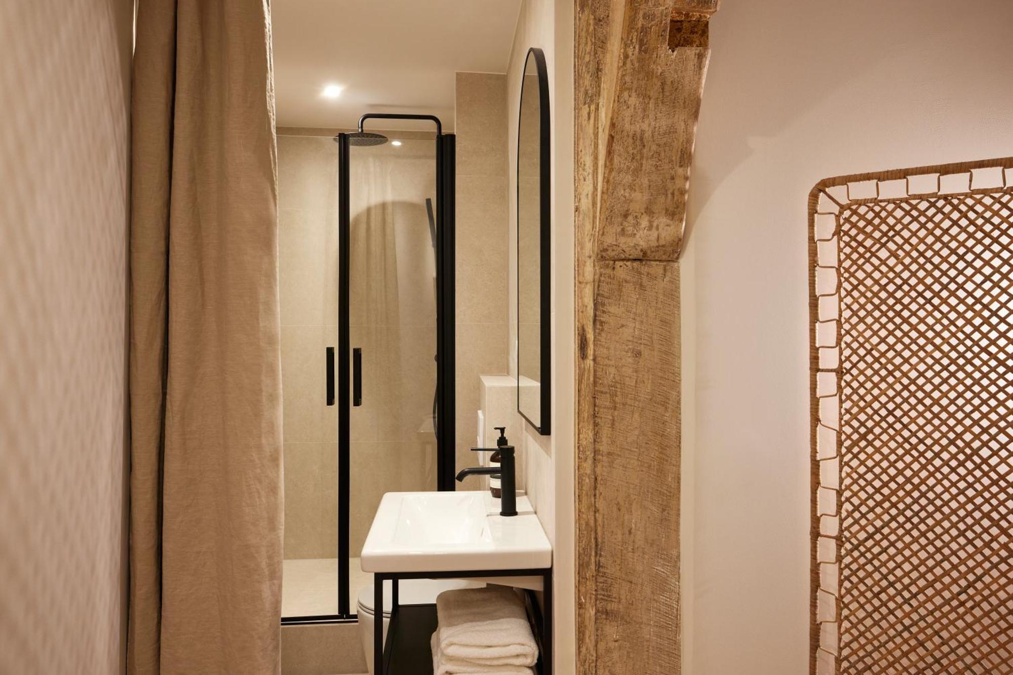 Stylish 2Br & 2Ba With Private Terrace Leilighet Paris Eksteriør bilde