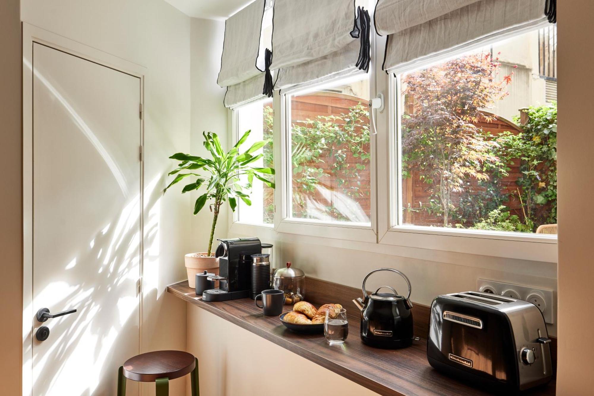 Stylish 2Br & 2Ba With Private Terrace Leilighet Paris Eksteriør bilde