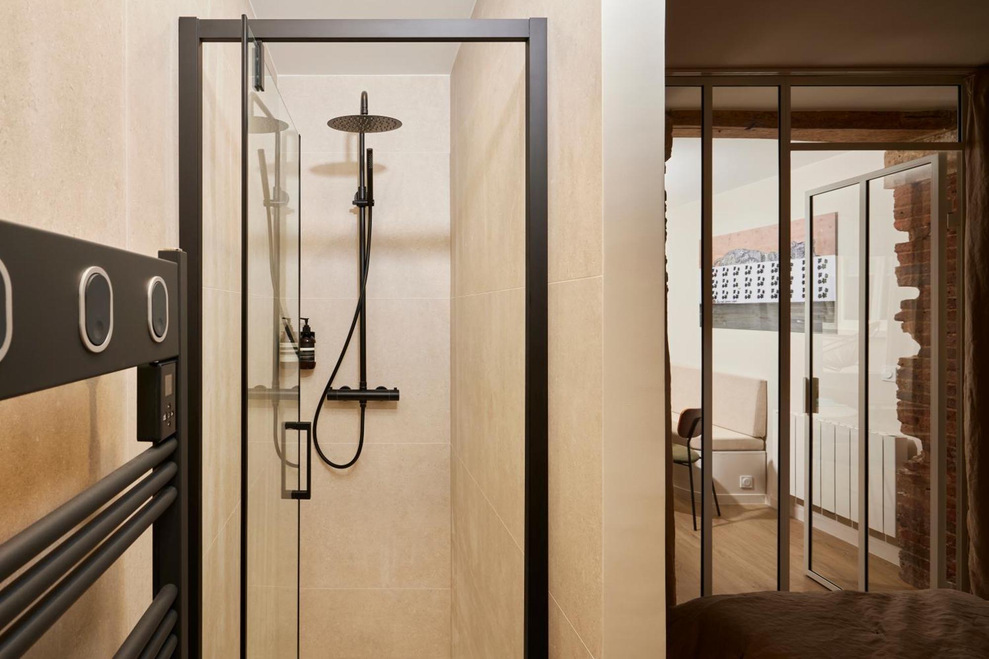 Stylish 2Br & 2Ba With Private Terrace Leilighet Paris Eksteriør bilde